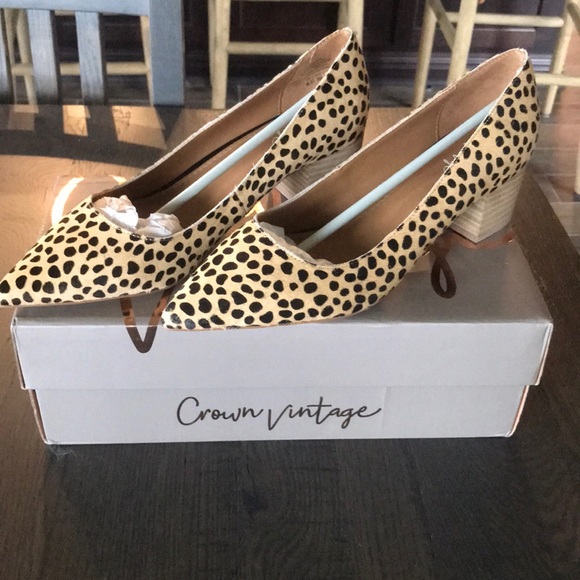 Crown vintage juryan pump Clearance